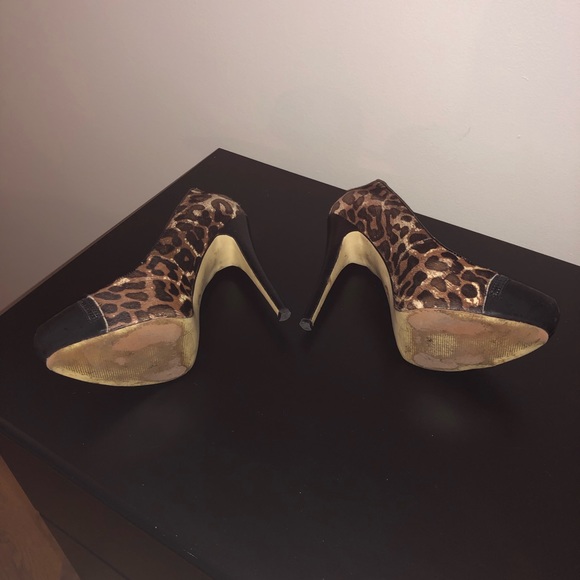 Michael Kors Cynthia Leopard Heel - Picture 3 of 8